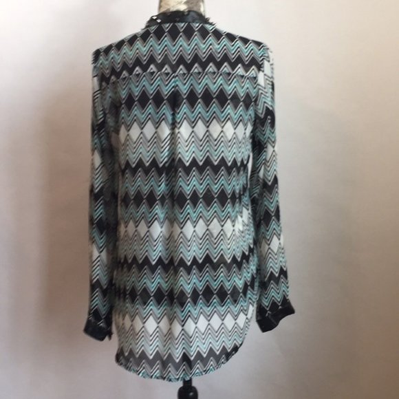 Charlotte Russe long sleeve sheer top - Picture 2 of 4